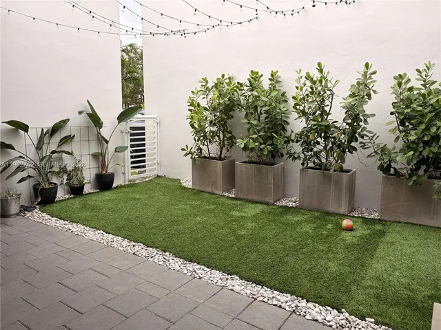 $4,700 | 10416 Northwest 66th Street, Doral, FL 33178