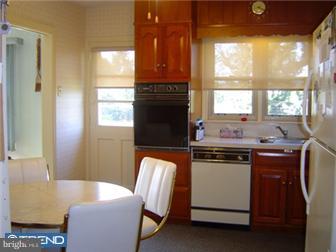 412 Wheatland Avenue Shillington, PA 19607 - Photo 4 of 12 Kitchen