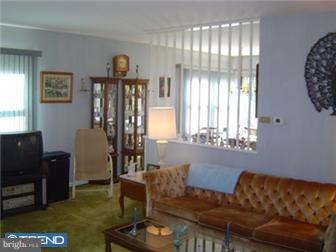 412 Wheatland Avenue Shillington, PA 19607 - Photo 8 of 12 Living Room