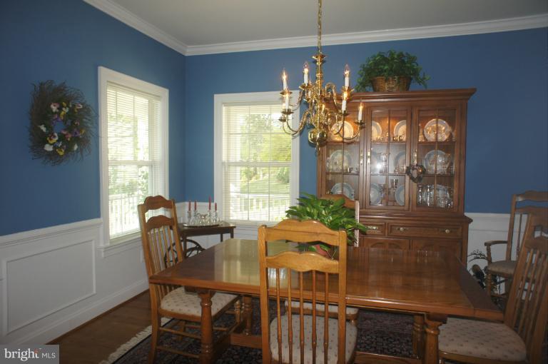 4335 Little Falls Road Huntingtown, MD 20639 - Photo 10 of 28 Dining Room