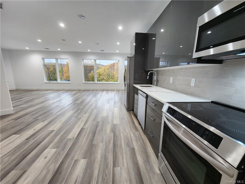 15 Washington Avenue Unit 307 1 BR  