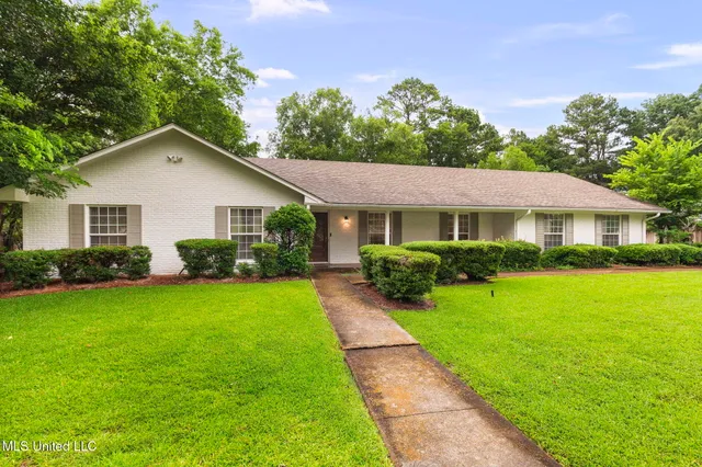 $328,500 | 1940 Sheffield Drive, Jackson, MS 39211