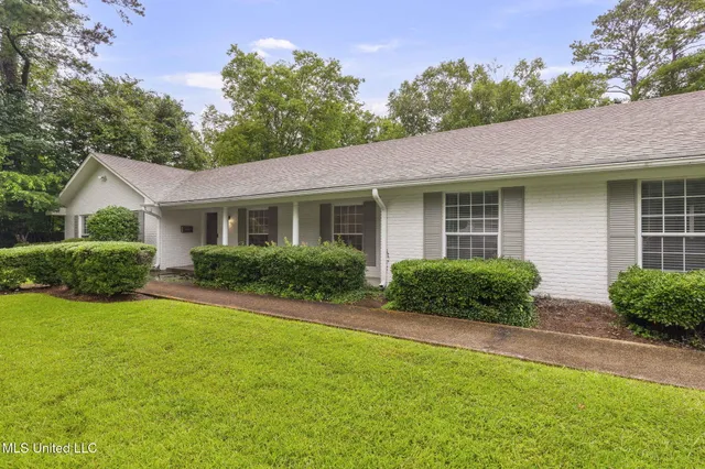 $318,000 | 1940 Sheffield Drive, Jackson, MS 39211