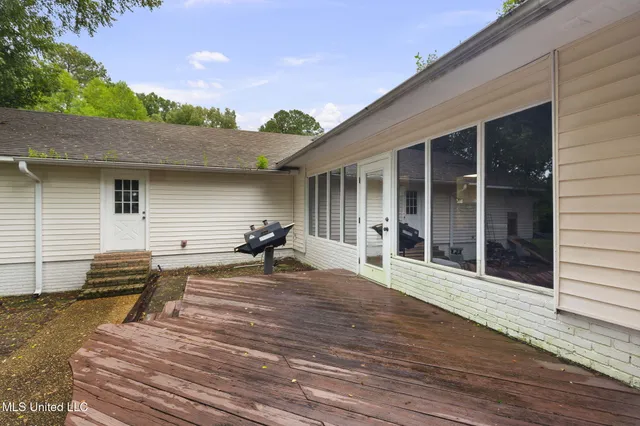 $318,000 | 1940 Sheffield Drive, Jackson, MS 39211