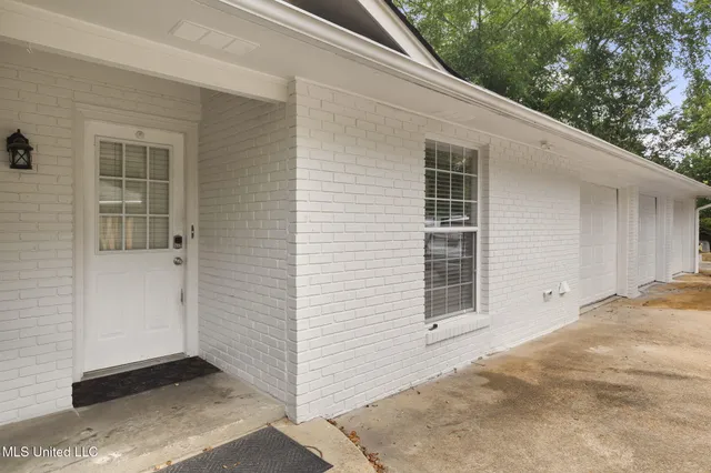 $318,000 | 1940 Sheffield Drive, Jackson, MS 39211
