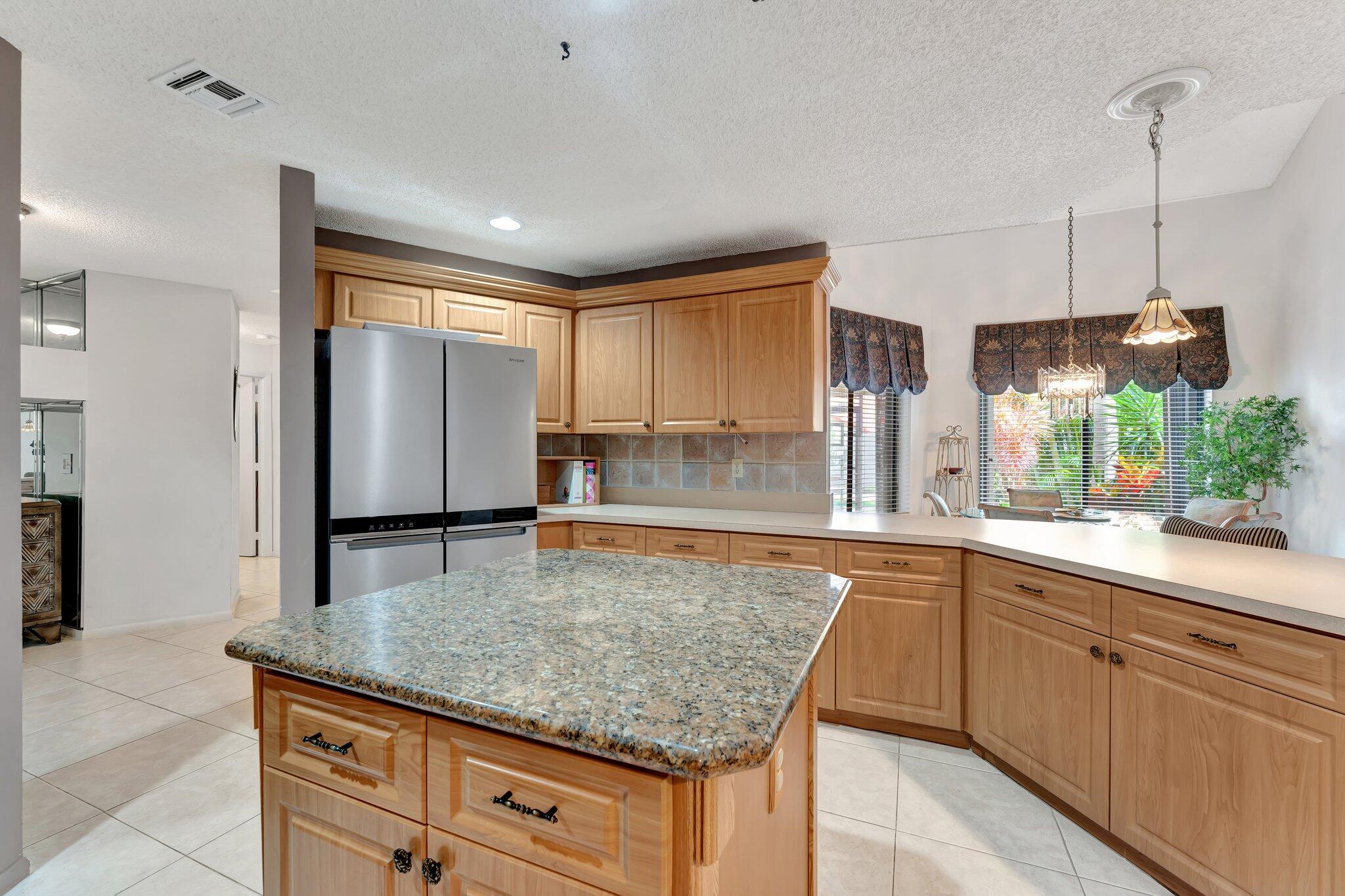 23360 Water Circle Boca Raton, FL 33486 - Photo 12 of 63 19-web-or-mls-DSC04419