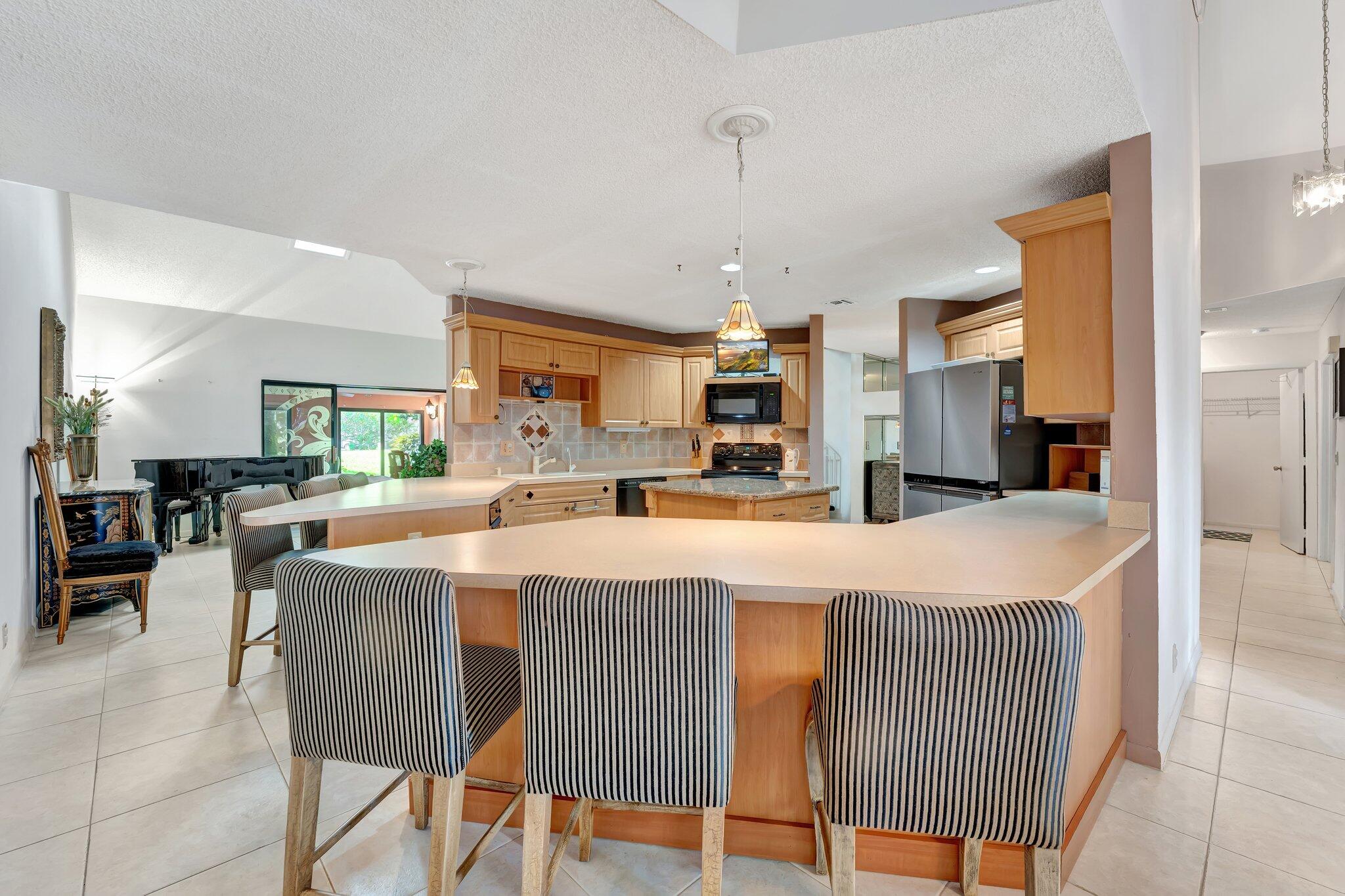 23360 Water Circle Boca Raton, FL 33486 - Photo 15 of 63 17-web-or-mls-DSC04409