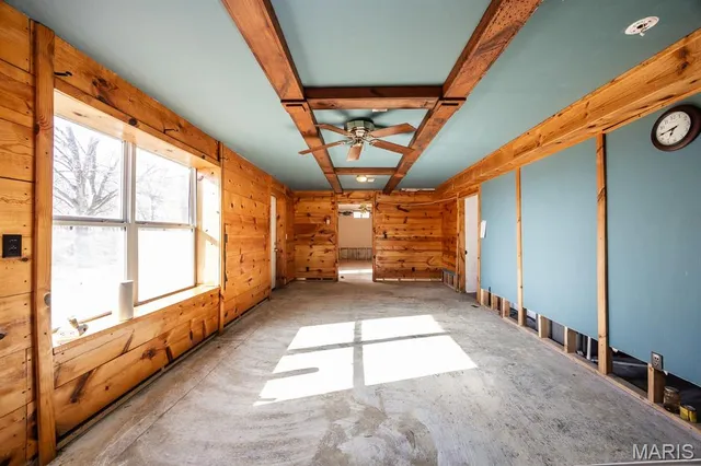 $250,000 | 3040 County Road 900 North, New Baden, IL 62265