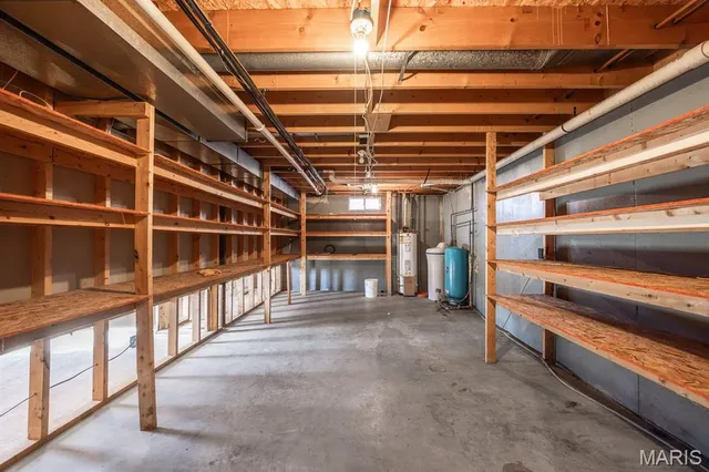 $250,000 | 3040 County Road 900 North, New Baden, IL 62265