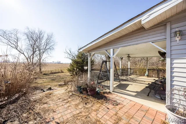 $250,000 | 3040 County Road 900 North, New Baden, IL 62265