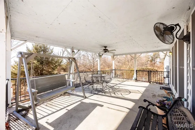 $250,000 | 3040 County Road 900 North, New Baden, IL 62265