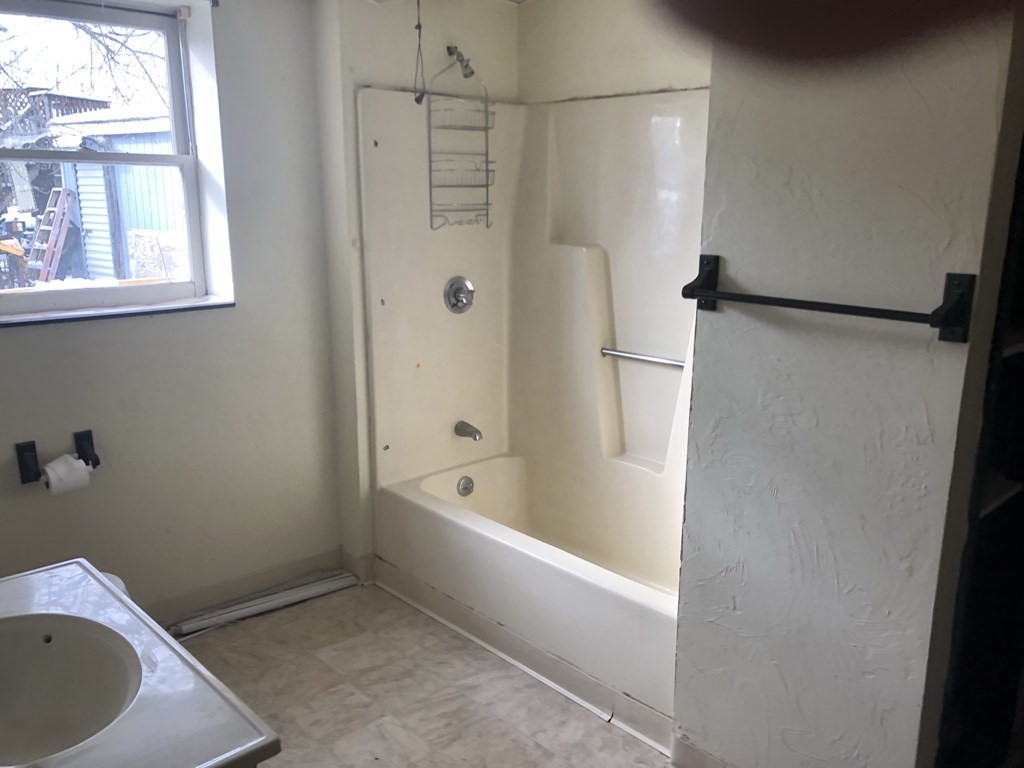 3 Hunnewell Road Worcester, MA 01606 - Photo 11 of 14 Gallery Image 11
