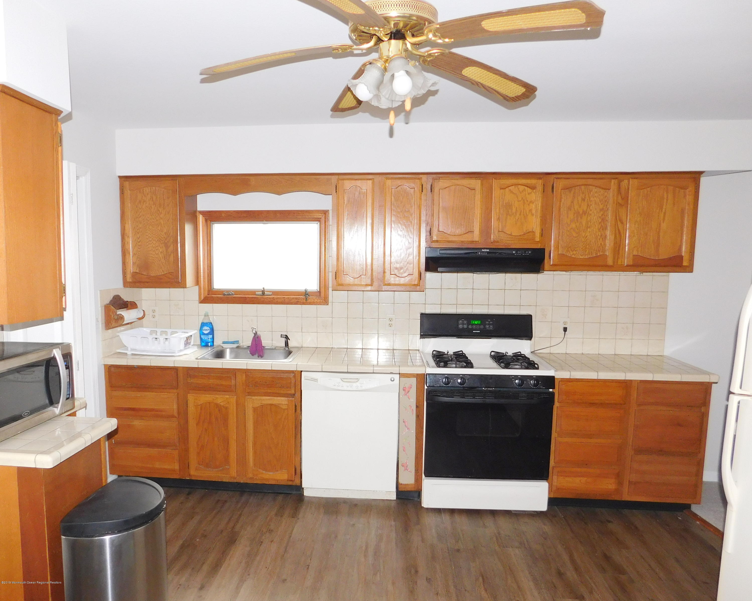 725 Oakwood Road Point Pleasant, NJ 08742 - Photo 15 of 26 Kitchen