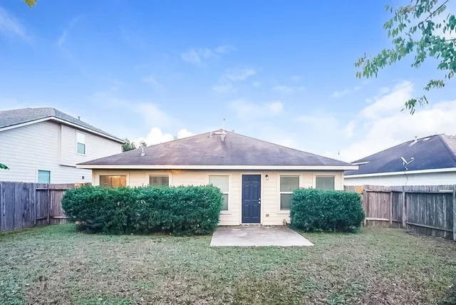 $1,585 | 11303 Northam Drive, Tomball, TX 77375