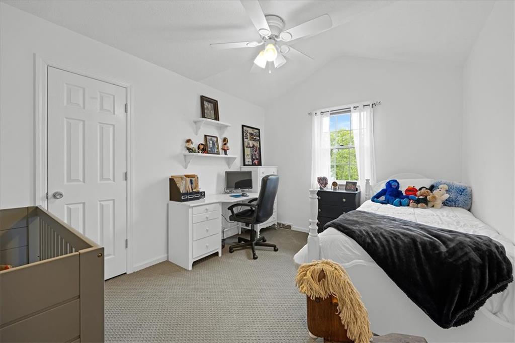 507 Sandra Lane Cheswick, PA 15024 - Photo 21 of 24 a bedroom with a workspace