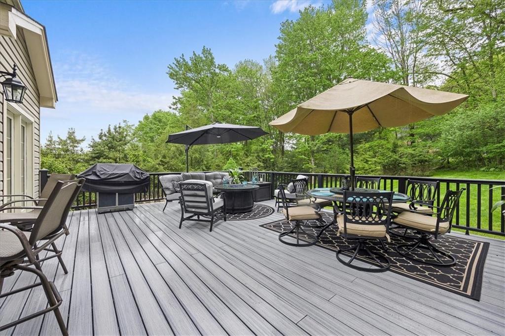 507 Sandra Lane Cheswick, PA 15024 - Photo 6 of 24 an outdoor space with patio