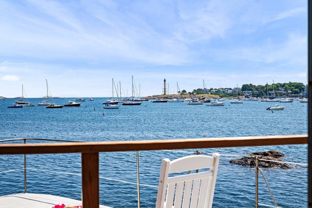 137 R Front Street Marblehead, MA 01945 - Photo 9 of 36