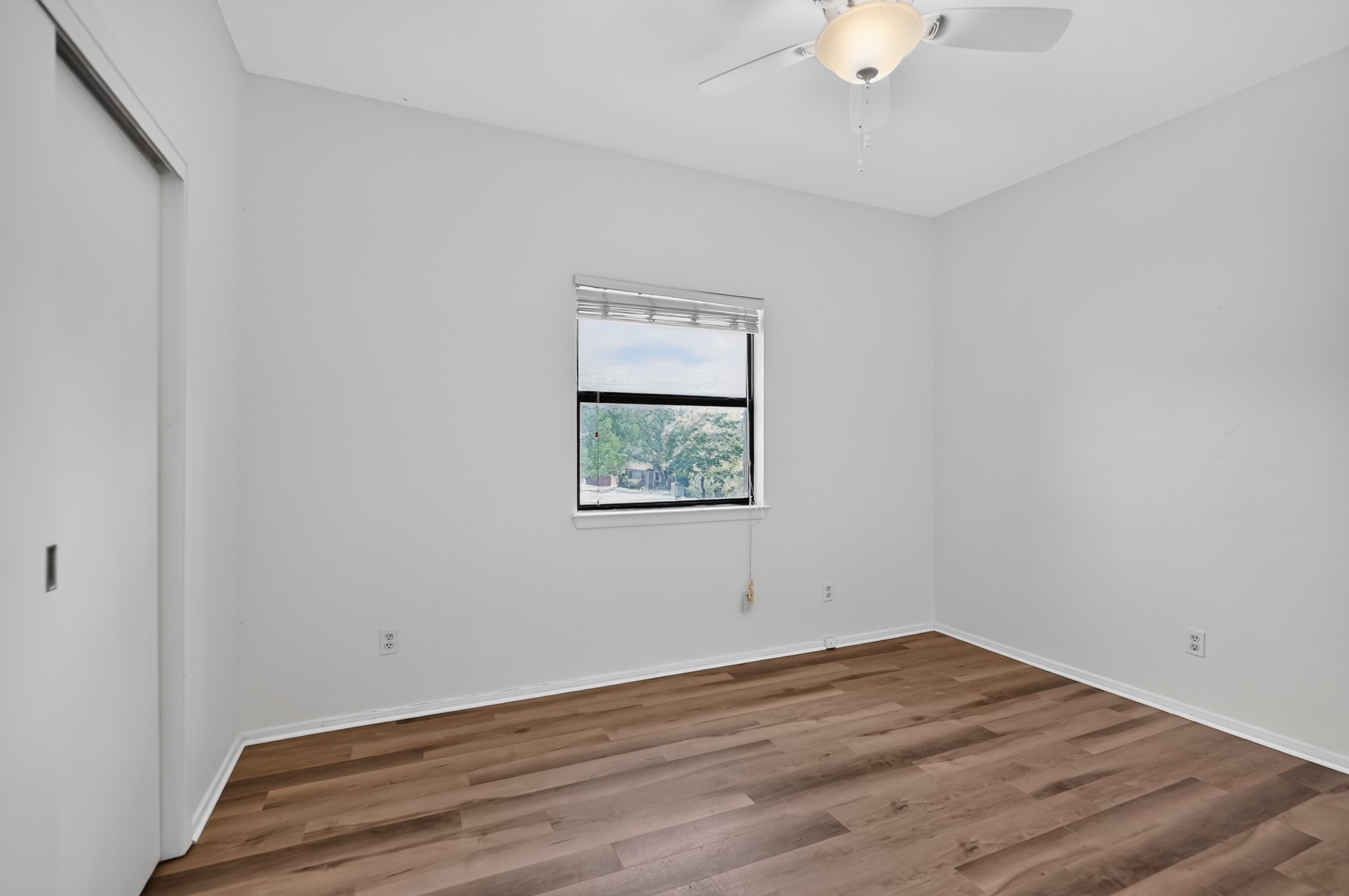 5701 Scout Bluff Austin, TX 78731 - Photo 19 of 26 3rd bedroom
