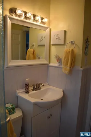 $599,500 | 39-16 Northern Drive, Fair Lawn, NJ 07410