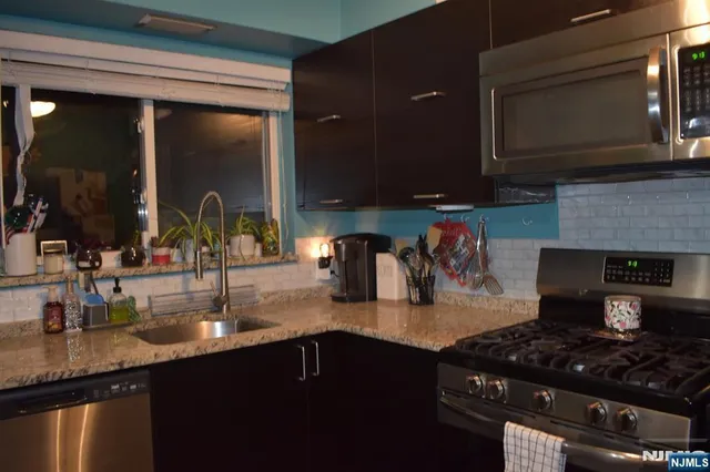 $599,500 | 39-16 Northern Drive, Fair Lawn, NJ 07410