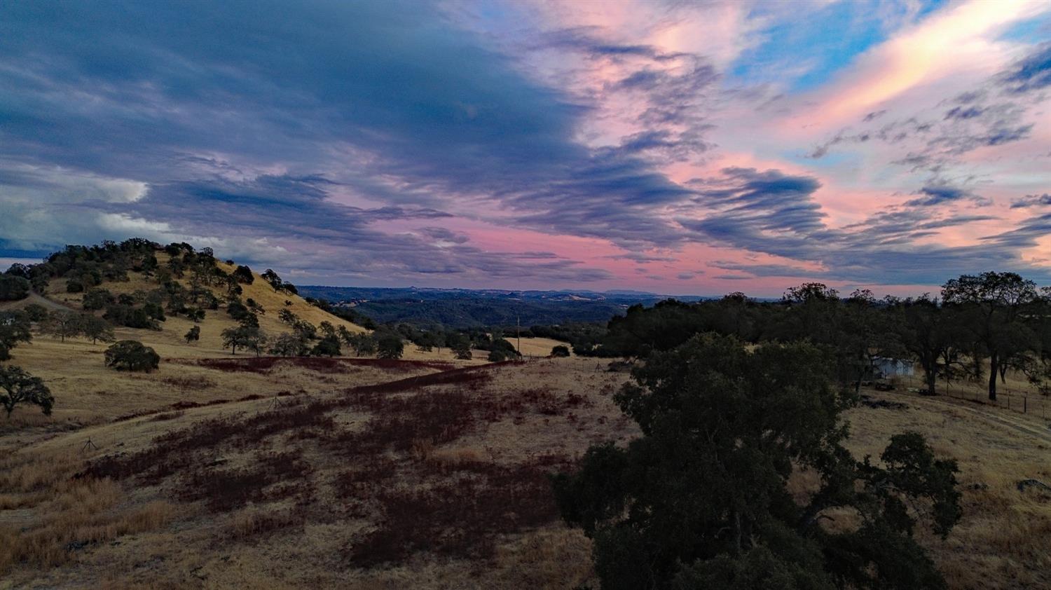 7388 Brandon Road Shingle Springs, CA 95682 - Photo 33 of 40 a view of a backyard of a house with a yard