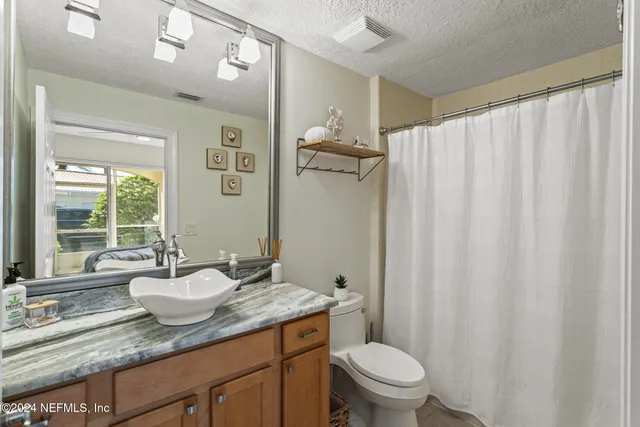 a sign that is sitting on the side of a road