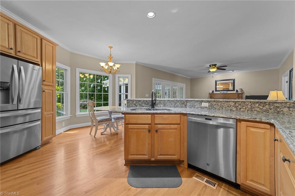 5806 Billet Road Oak Ridge, NC 27310 - Photo 17 of 46 KITCHEN