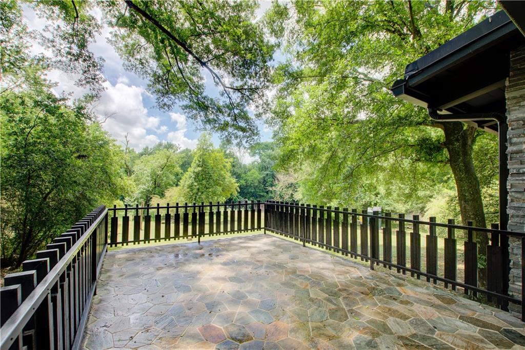 1676 Moores Mill Road Northwest Atlanta, GA 30327 - Photo 10 of 32