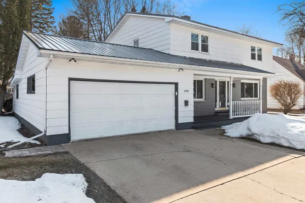 $309,900 | 108 South Humphrey Circle, Shawano, WI 54166