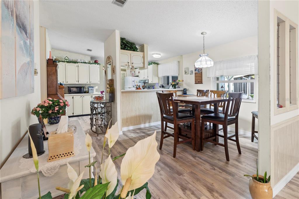 94 Meadow Circle Ellenton, FL 34222 - Photo 12 of 57