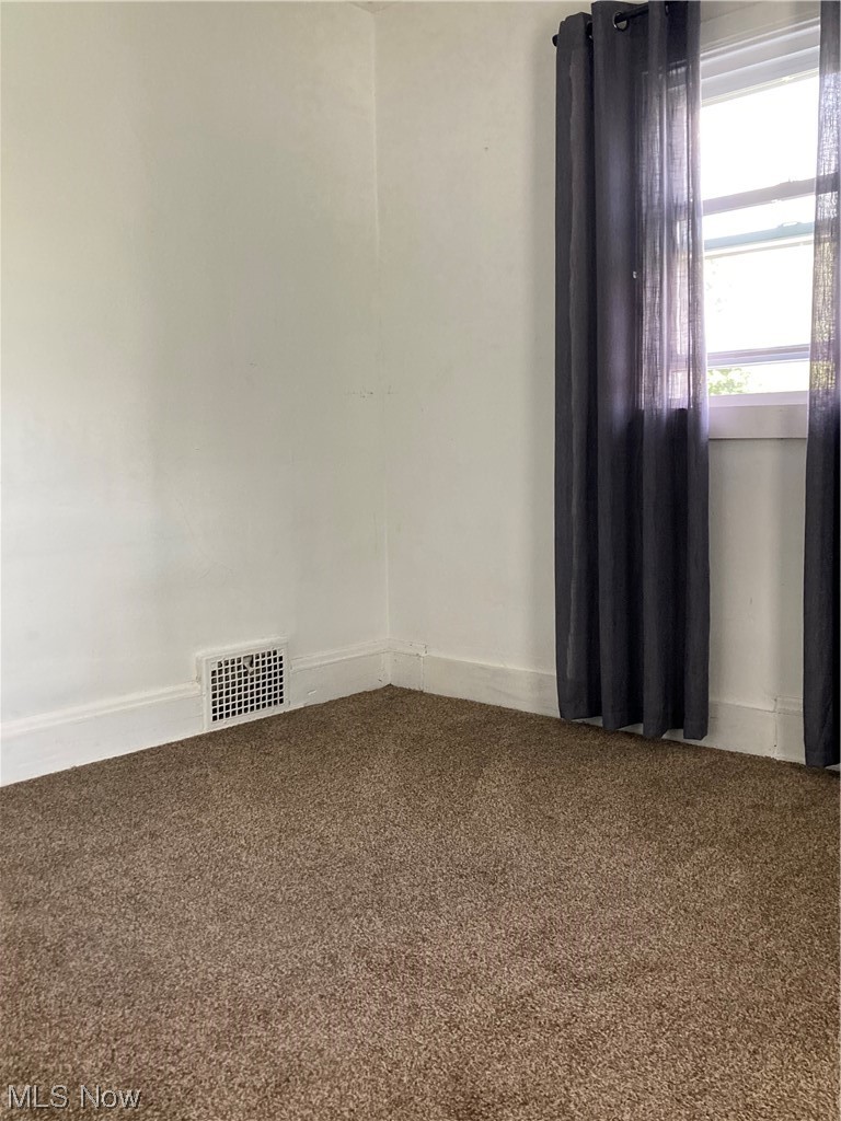 183 East Wilbeth Road Akron, OH 44301 - Photo 20 of 26 Main bedroom extra nook