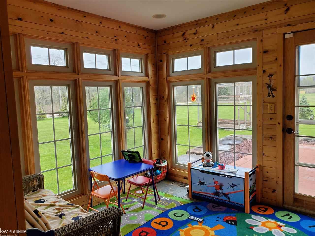 7033 Frith Road St. Clair, MI 48079 - Photo 9 of 29 50011763-8.JPG