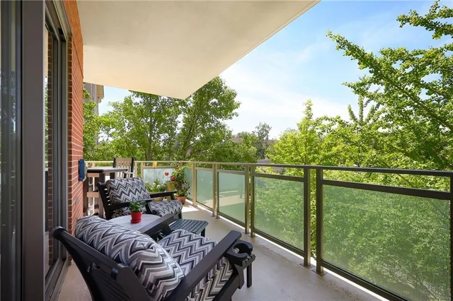 $719,000 | 4950 Central Street, Unit 207, Kansas City, MO 64112