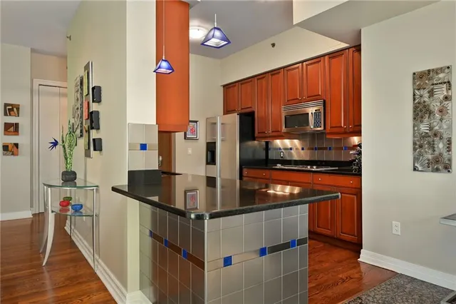 $669,000 | 4950 Central Street, Unit 207, Kansas City, MO 64112