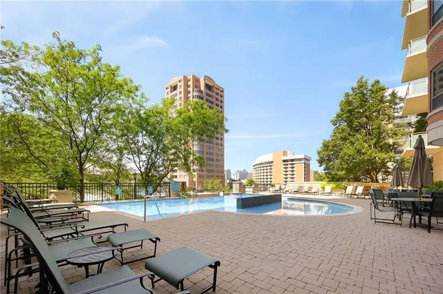 $719,000 | 4950 Central Street, Unit 207, Kansas City, MO 64112