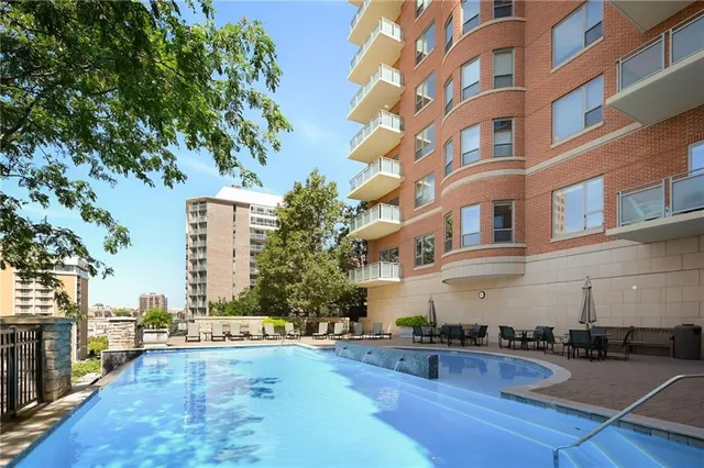 $719,000 | 4950 Central Street, Unit 207, Kansas City, MO 64112