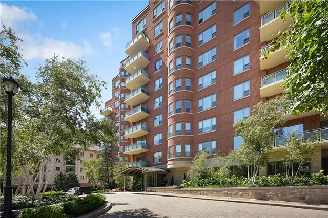 $719,000 | 4950 Central Street, Unit 207, Kansas City, MO 64112