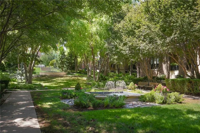 $669,000 | 4950 Central Street, Unit 207, Kansas City, MO 64112