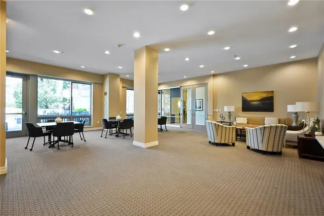 $669,000 | 4950 Central Street, Unit 207, Kansas City, MO 64112