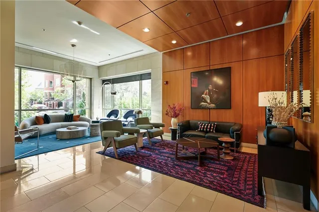 $669,000 | 4950 Central Street, Unit 207, Kansas City, MO 64112