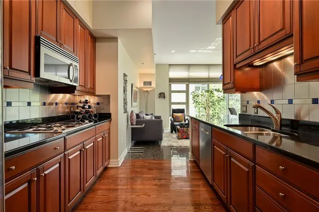 $719,000 | 4950 Central Street, Unit 207, Kansas City, MO 64112