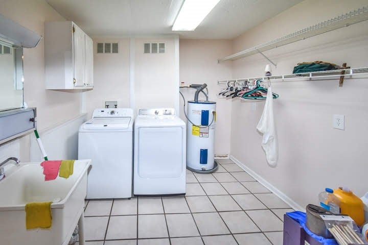 1453 Roger Cole Road Bowling Green, KY 42101 - Photo 23 of 32 Gallery Image 23