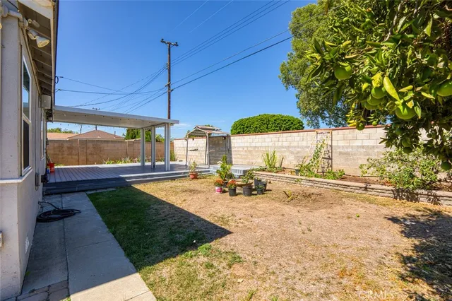$867,500 | 425 West Knepp Avenue, Fullerton, CA 92832