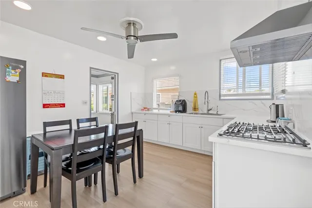 $867,500 | 425 West Knepp Avenue, Fullerton, CA 92832