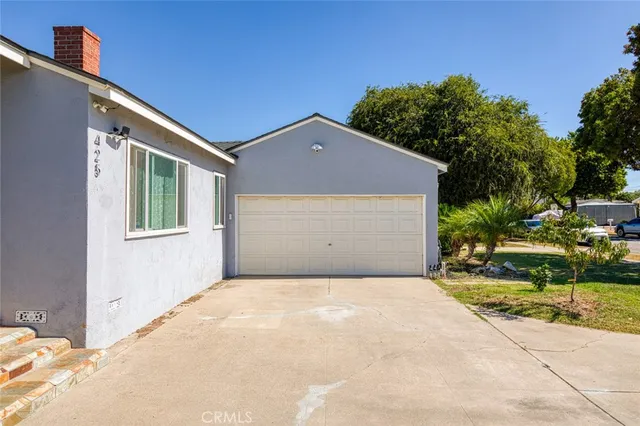 $867,500 | 425 West Knepp Avenue, Fullerton, CA 92832