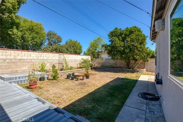 $867,500 | 425 West Knepp Avenue, Fullerton, CA 92832