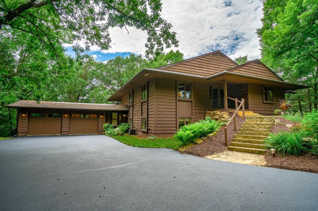 321 North Cove Road Hudson, WI 54016 - Photo 1 of 1 Gallery Image 1