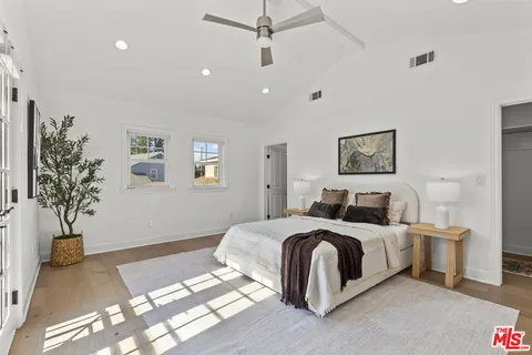 $3,695,000 | 3542 Stoner Avenue, Los Angeles, CA 90066