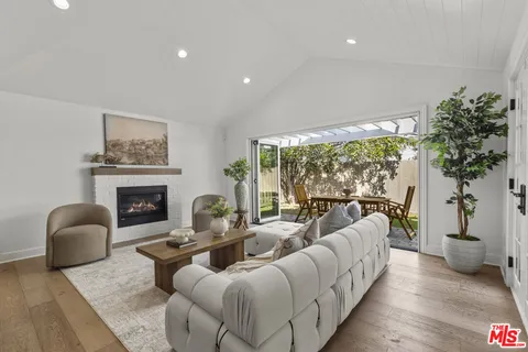 $3,695,000 | 3542 Stoner Avenue, Los Angeles, CA 90066