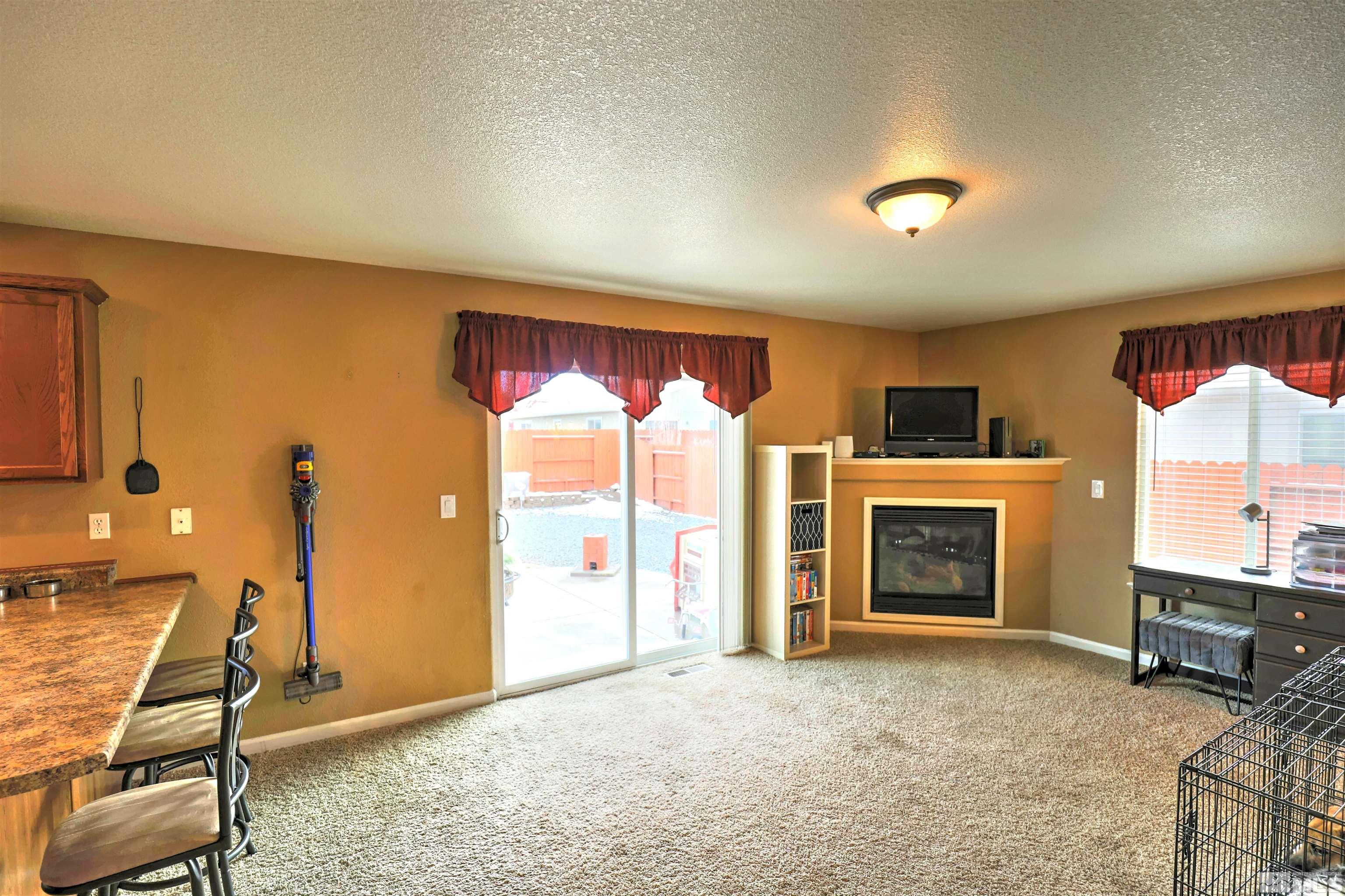 18284 Dustin Court Reno, NV 89508 - Photo 6 of 29 Photo 6